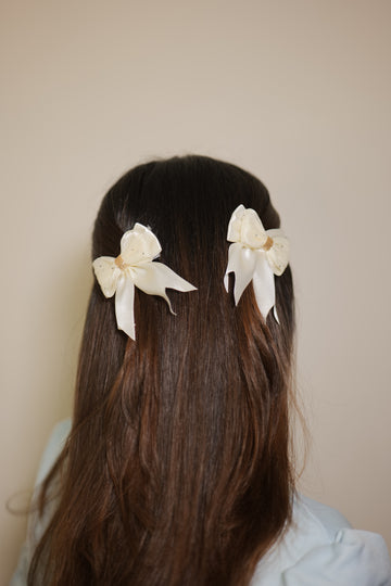 Cream Ribbon & Net Bow