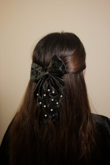 Black Pearly Bow