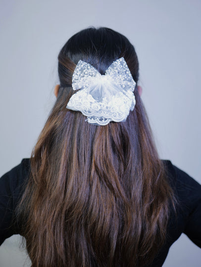 White Classy Lace Bow