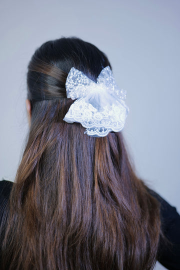 White Classy Lace Bow