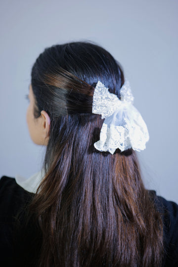 Cream Classy Lace Bow